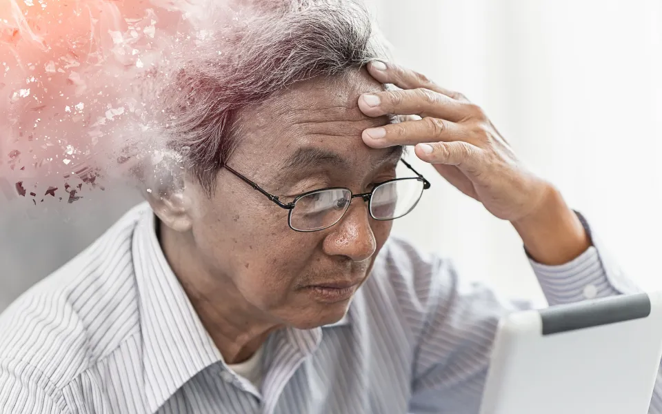 Bệnh Alzheimer có nhiều nguyên nhân những chủ yếu là do tuổi tác